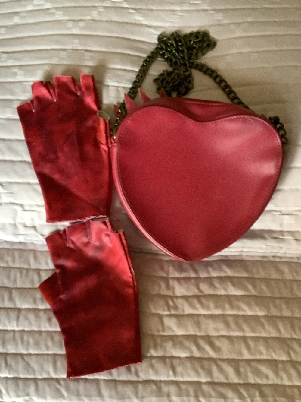 Disney Red Heart Crossbody and gloves with Gold Crown and Studs